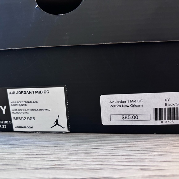 Youth Air Jordan 1 Mid in Metallic Gold & Black Size Youth 6 - Picture 2 of 9